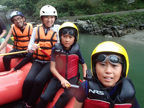150813family-rafting (1)
