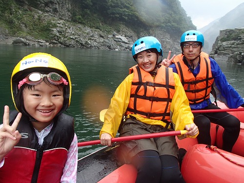 150813family-rafting (2)