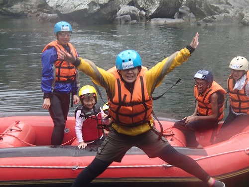 150813family-rafting (8)