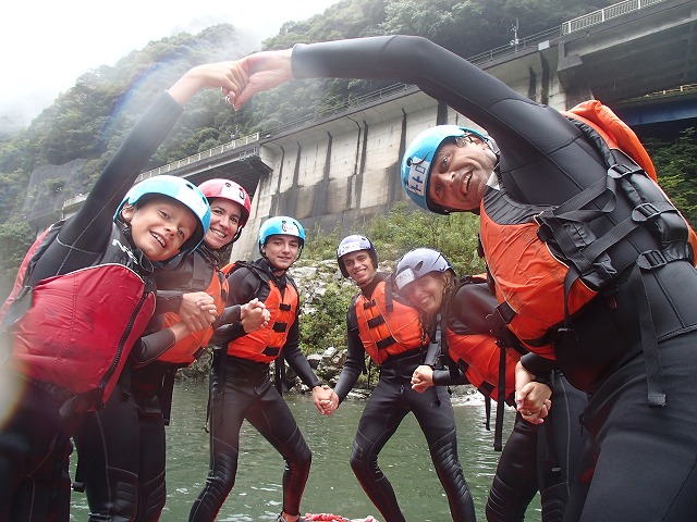 family-rafting-yoshino (3)