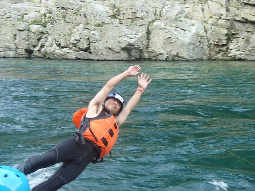 yoshinoga-river-family-rafting (3)